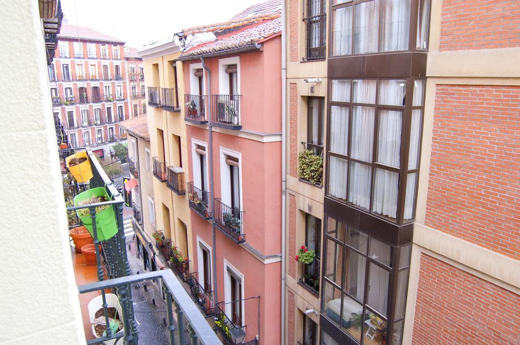 Village La Latina Madrid Exterior photo